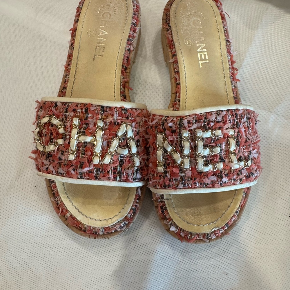 CHANEL Women's Red and Pink Tweed Sandals - Picture 3 of 5